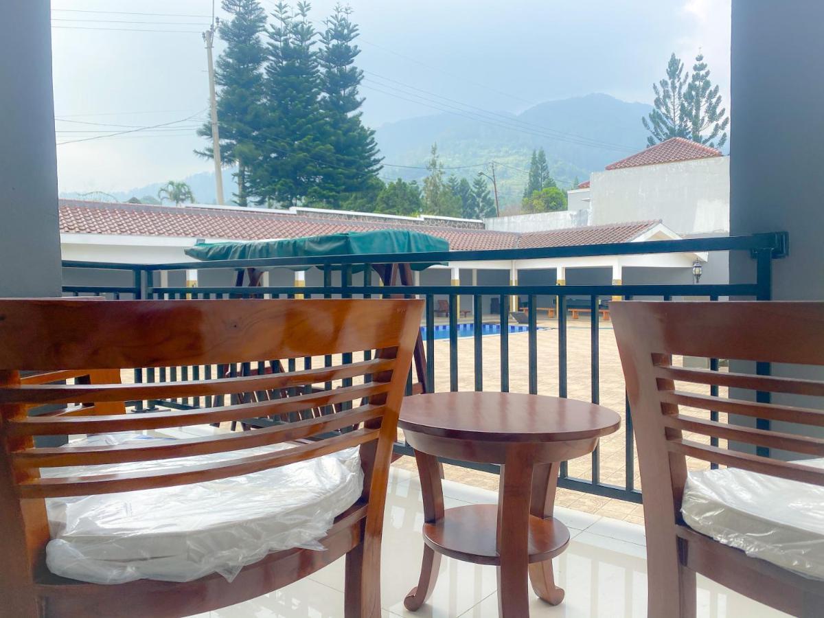 Villa Andalus 3 Puncak Exterior photo